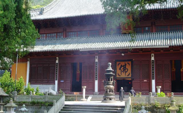 国清寺,位于浙江省台州市天台山脚下,是中国历史最悠久的佛教寺院之一