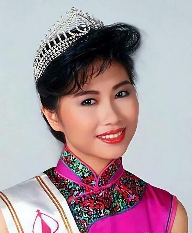 港姐杨宝玲:珠宝女王的传奇故事 杨宝玲,曾是港姐冠军,事业蒸蒸日上