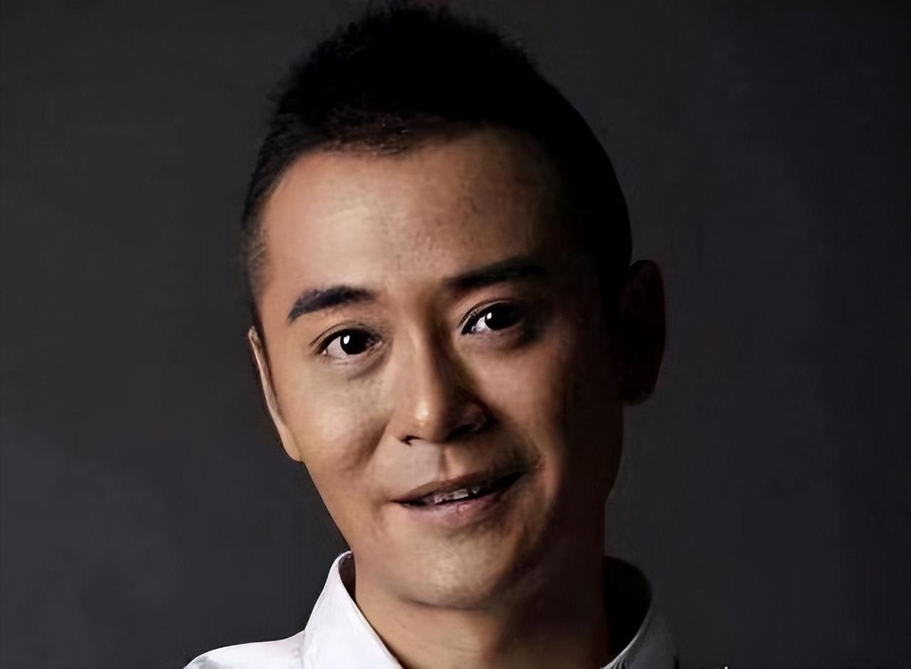 阮巡与吴琼:娱乐圈中的真爱传奇,打破年龄与偏见的束缚 在娱乐圈的