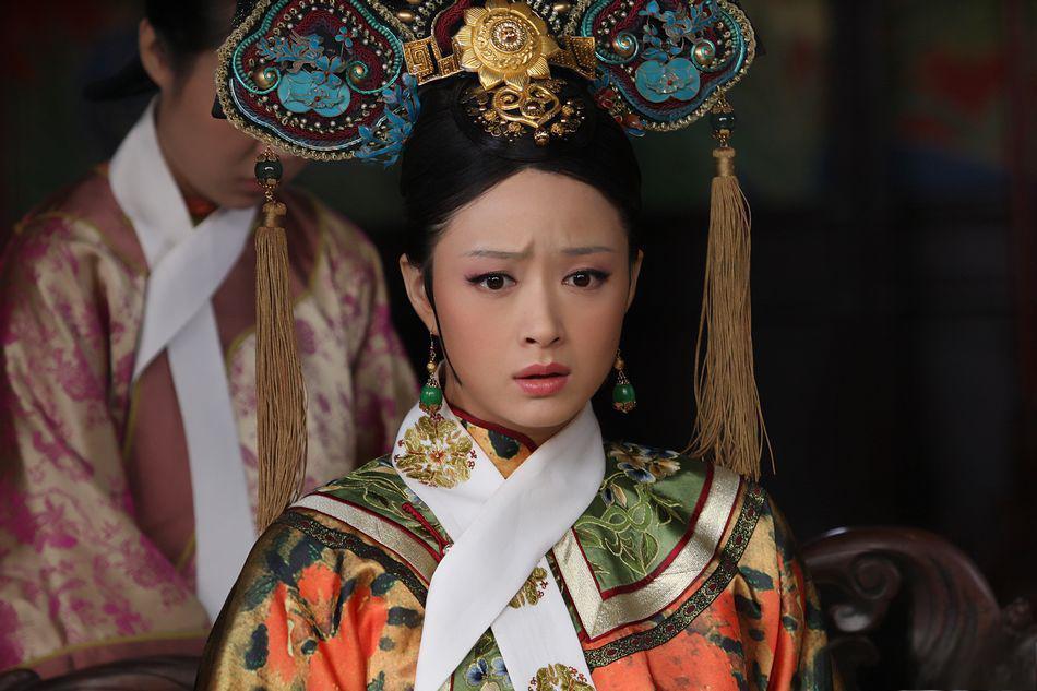 华妃角色塑造 蒋欣在《甄嬛传》中成功塑造了一个深受爱恨交加的复杂