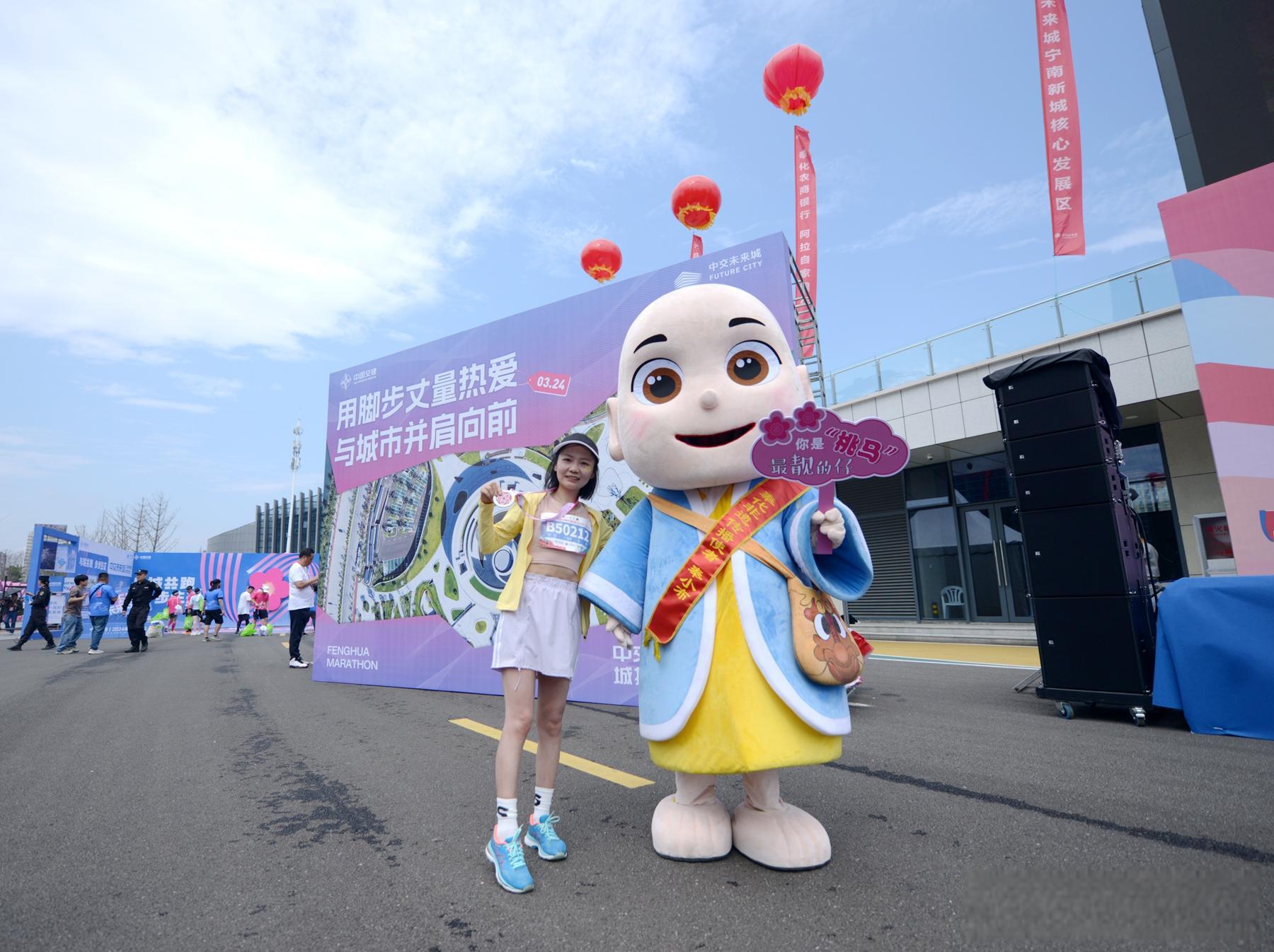 英德市大湾镇引发争议 广东省清远市英德市大湾镇的村民反映,大湾体育