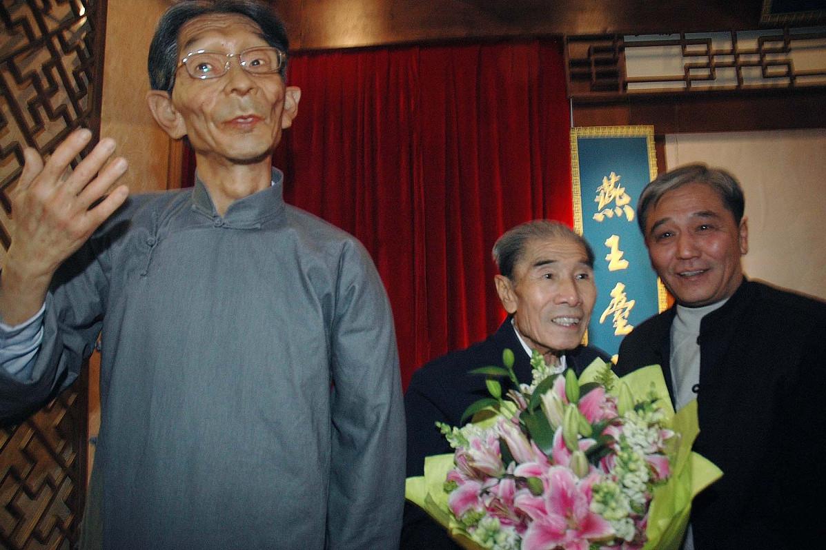 马三立:相声艺术之星,经典作品传颂至今 马三立是相声艺术的璀璨明星