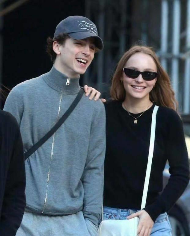 约翰尼·德普女儿和前男友甜茶复合 约翰尼·德普的大女儿lily-rose