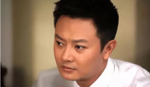 杜淳与印小天风波:娱乐圈的竞争与合作之道 在娱乐圈的风云变幻中