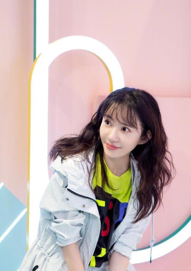 刘萌萌美照引热议,被疑整容变脸 刘萌萌是一位中国内地女演员,因饰演