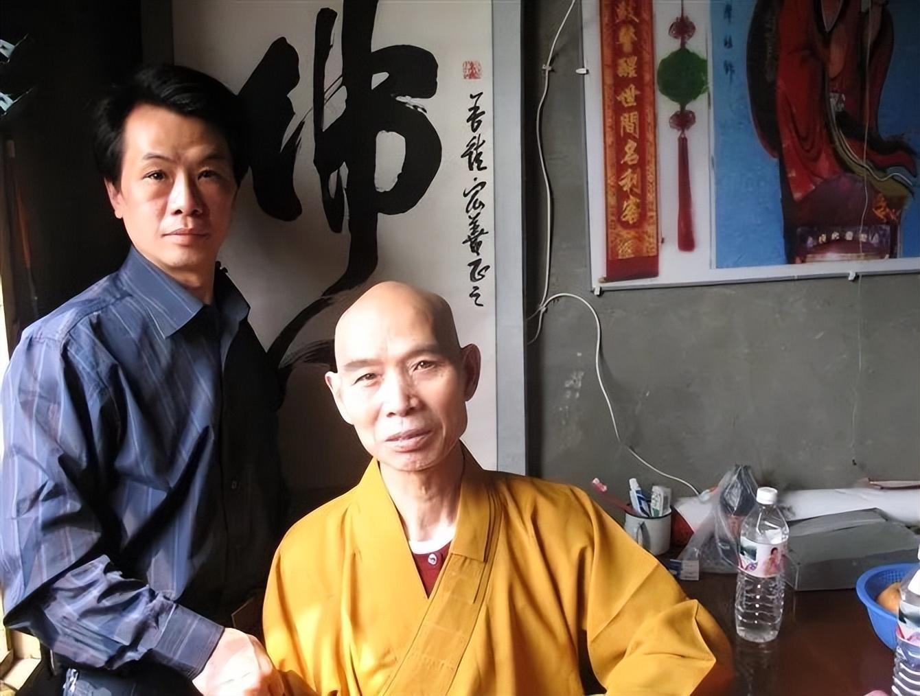 成都男神李伯清的婚姻经历 李伯清的第一任妻子是一名下乡插队的知青
