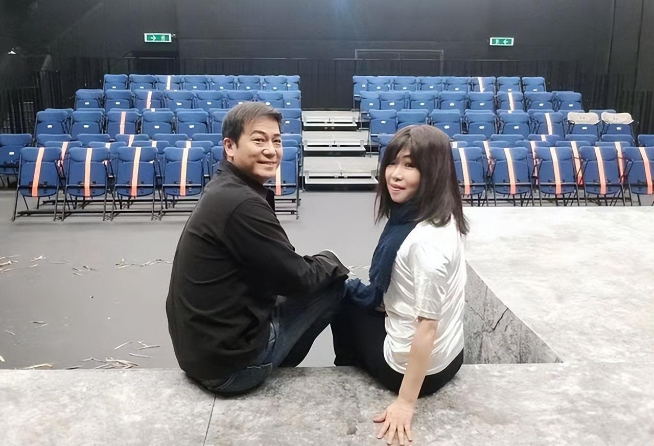 欧锦棠:直言不讳的娱乐圈侠客,为李小龙倾尽所有,与妻子共度时光 欧锦