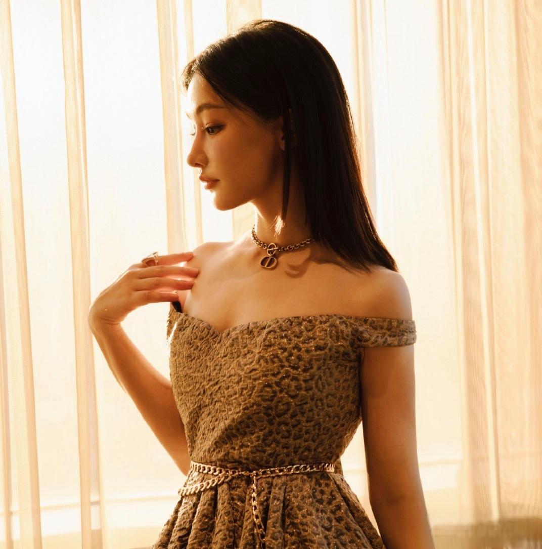 miss大小姐:电竞生涯的压力 miss大小姐,电竞女神,曾荣获多个重要奖项