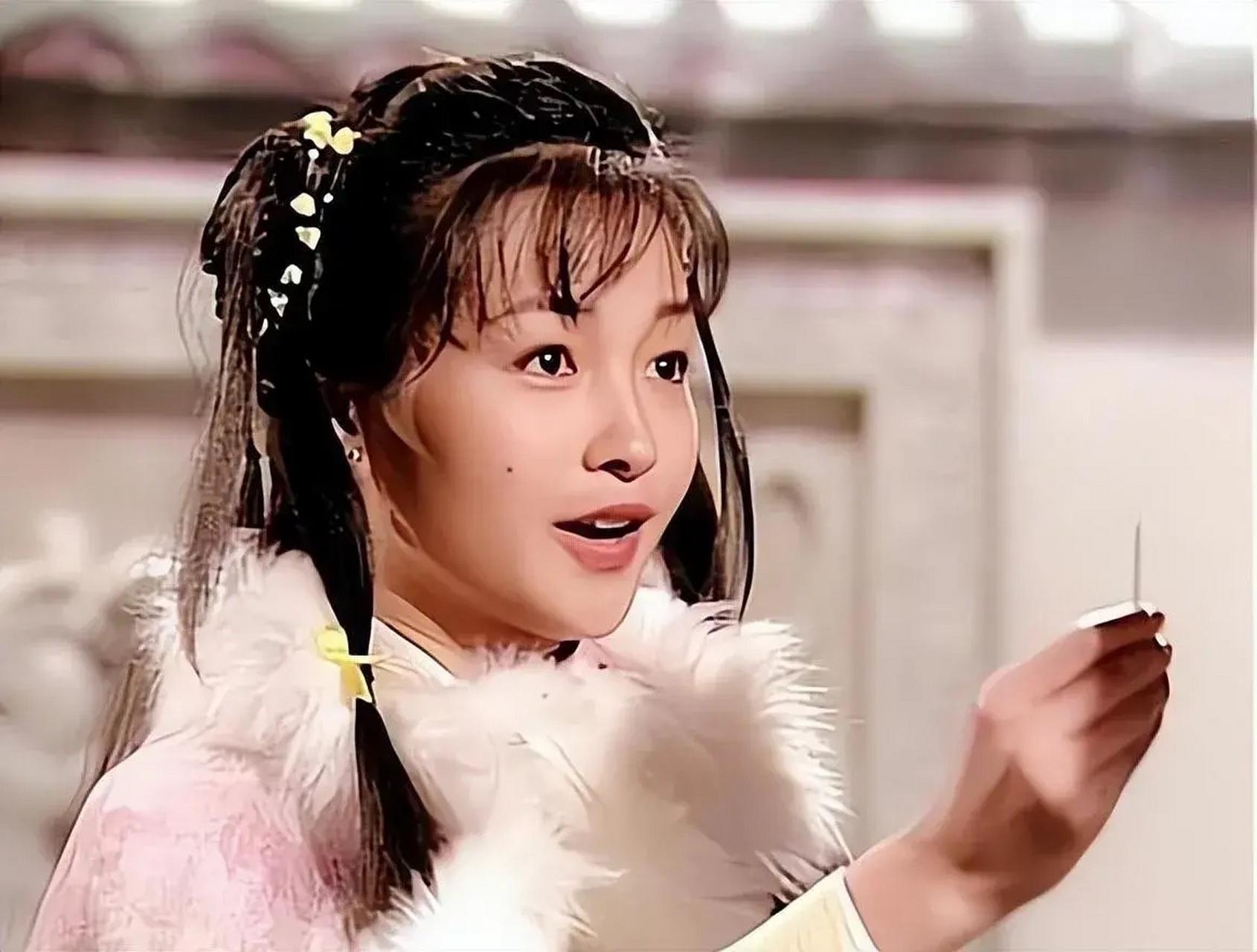 李绮红:岁月沧桑 李绮红曾因在《神雕侠侣》中饰演郭襄一角而爆火