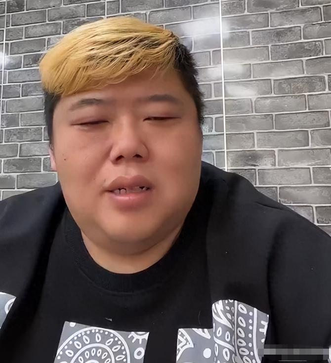 吃播"四巨头"现状 吃播博主泡泡龙因暴饮暴食去世,吃播界的"四巨头"