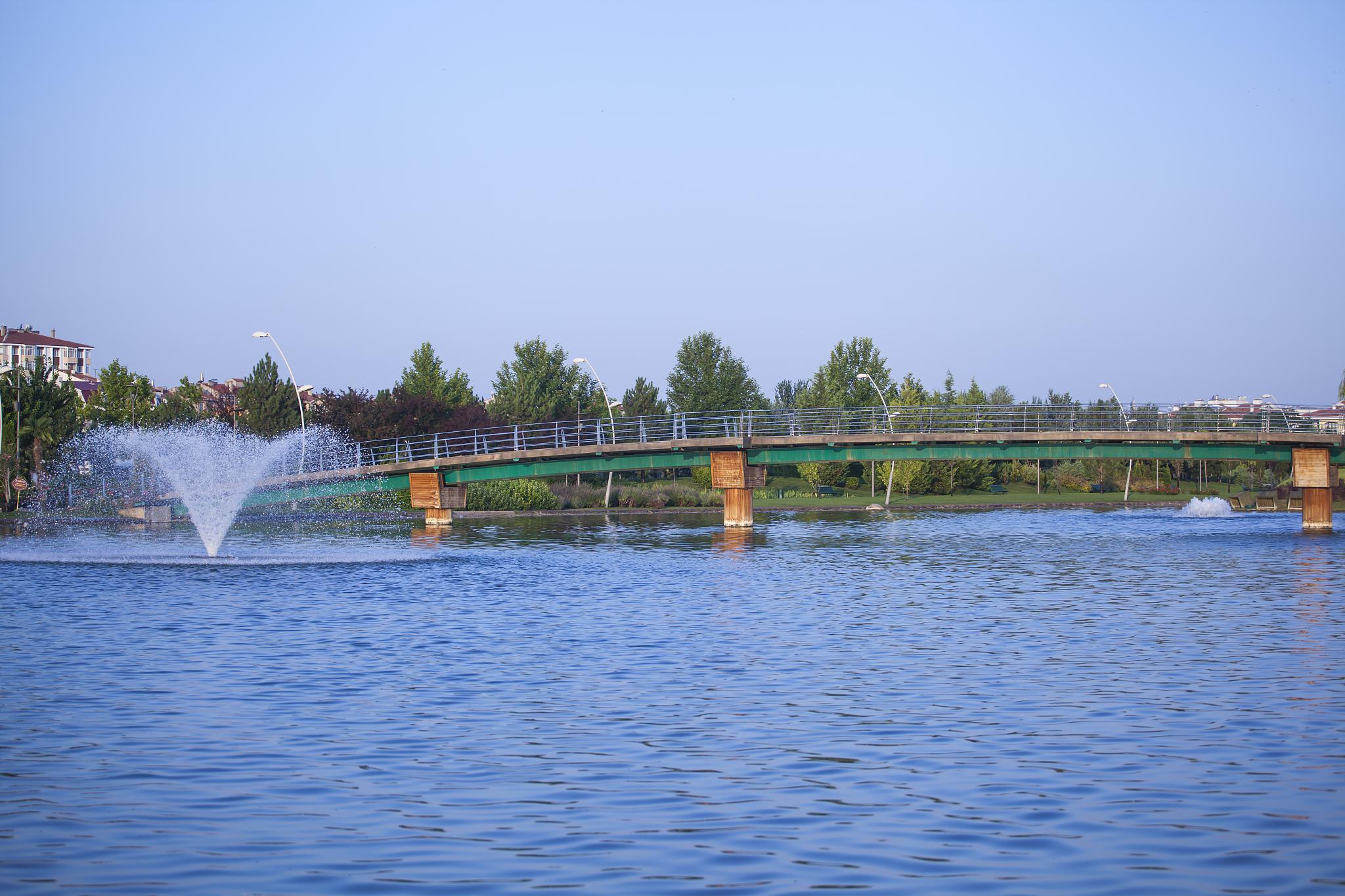 南湖公园的休闲与文化,青县古城的历史与美食,吴桥杂技大世界的惊险与