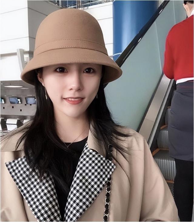 李多英:排球甜心背后的双面人生与成功秘诀 李多英是一位实力派选手