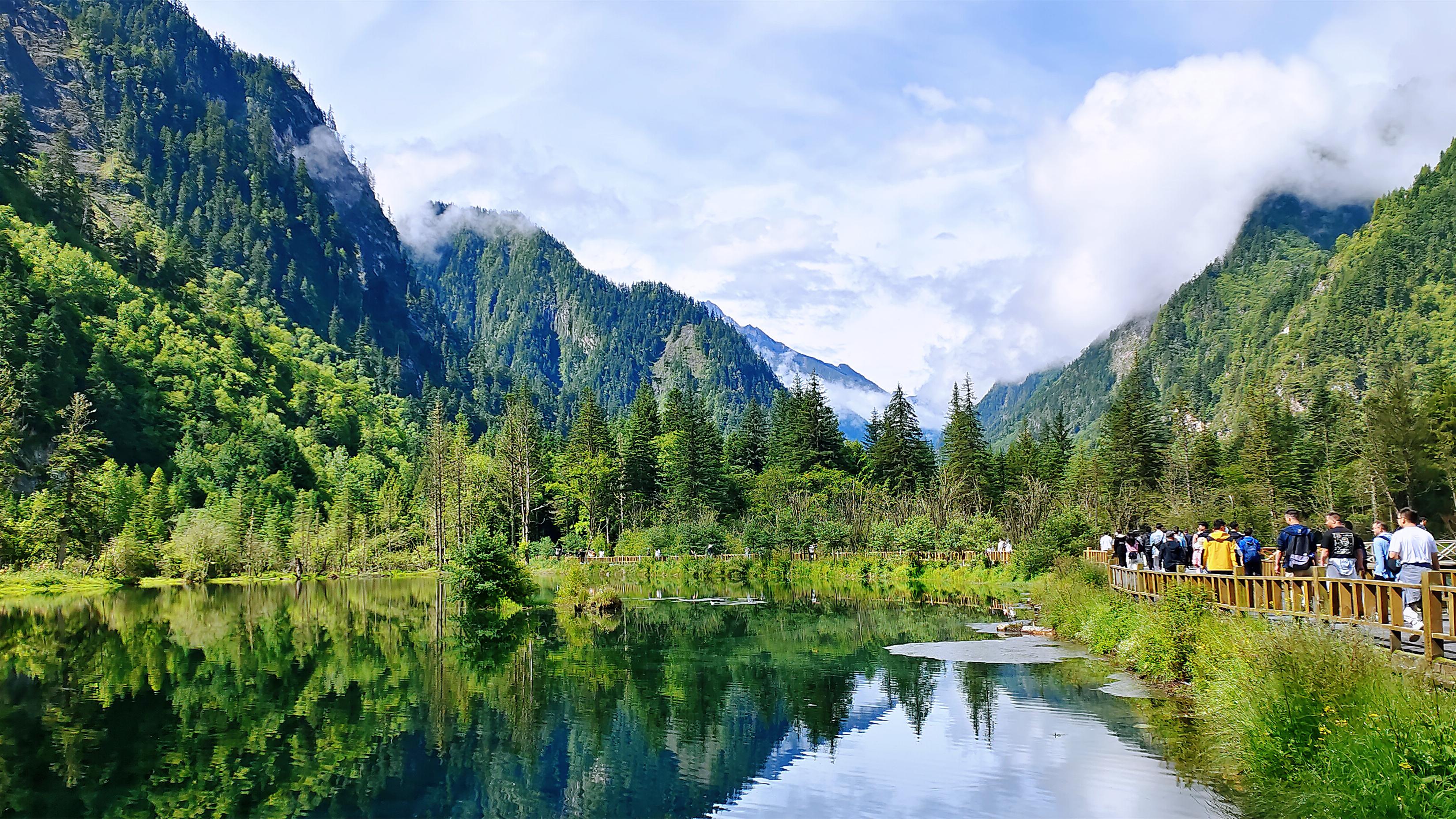毕棚沟:夏季心旷神怡的好去处 夏日炎炎,微风拂面,毕棚沟的美景等你来