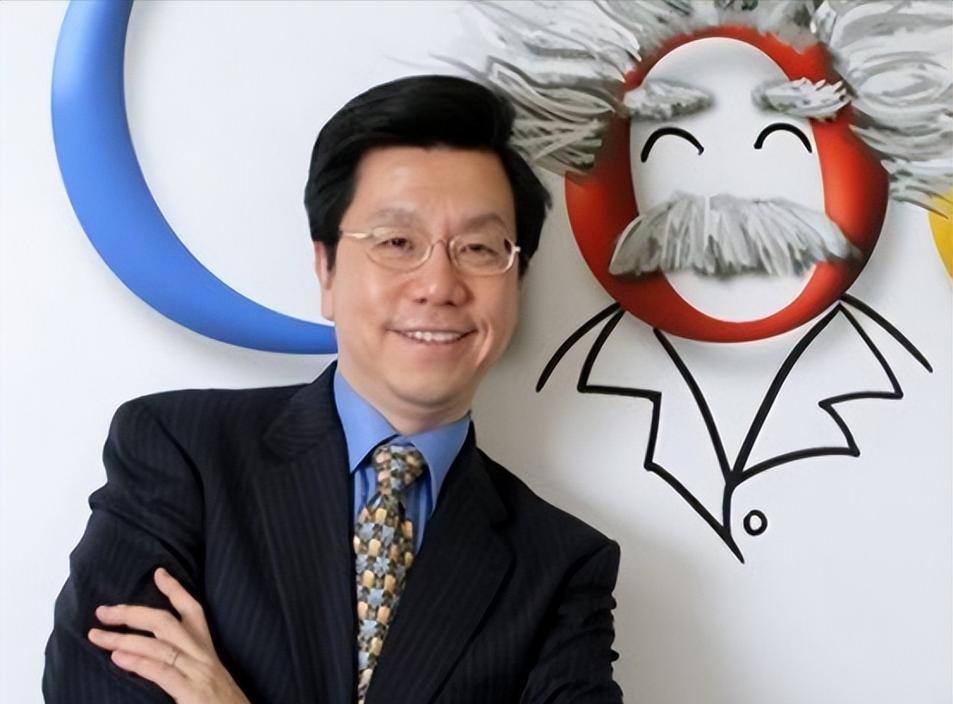 李开复:千亿资产撤出美国,95%投入中国市场 李开复,身在美国27年,却