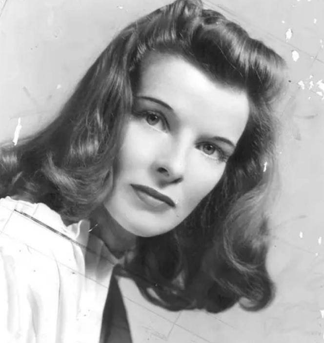 凯瑟琳·赫本:好莱坞的传奇女王,四次问鼎奥斯卡,却对领奖不屑一顾