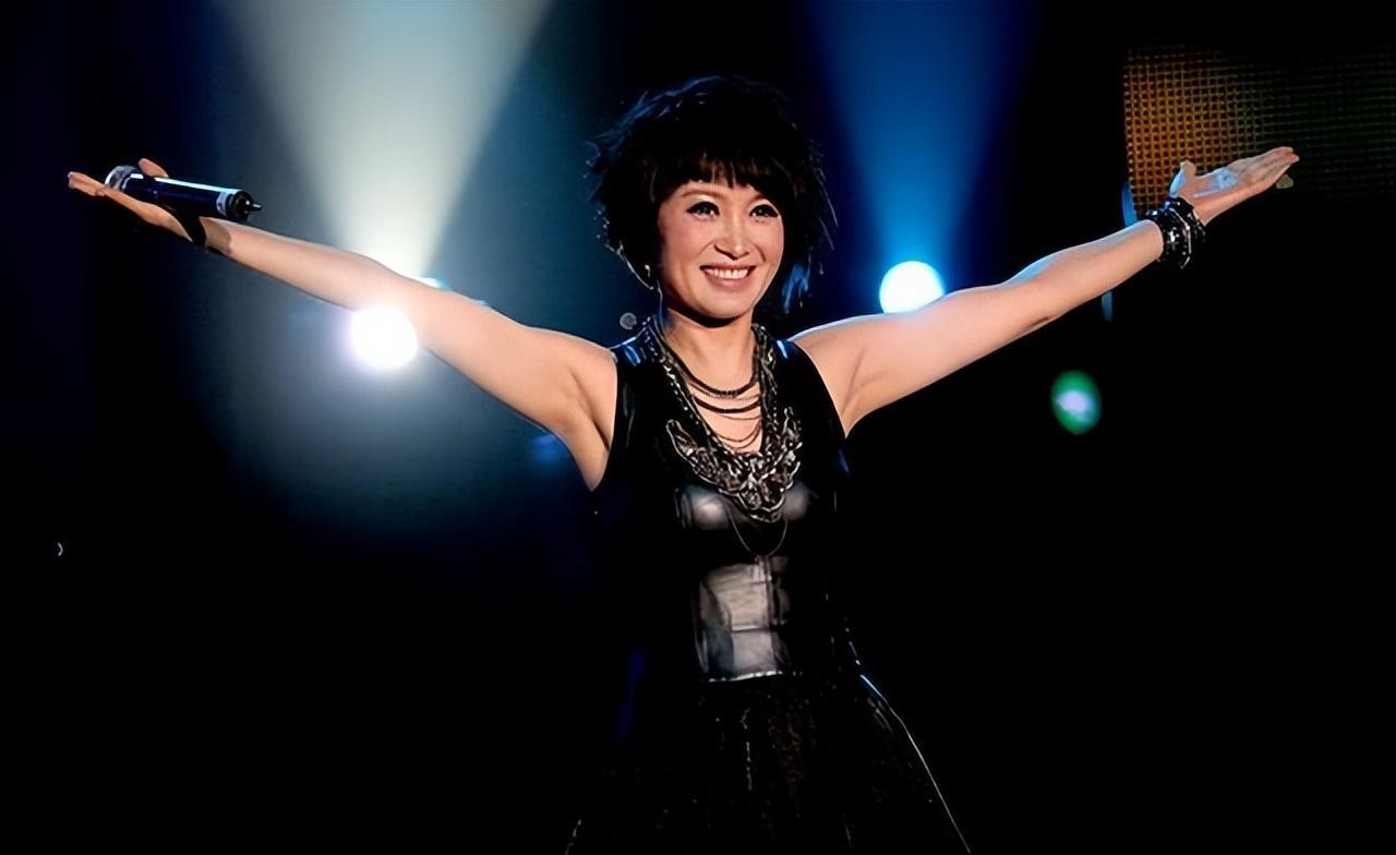 斯琴格日乐:从巅峰到低谷,摇滚女星的曲折人生与音乐救赎 斯琴格日乐