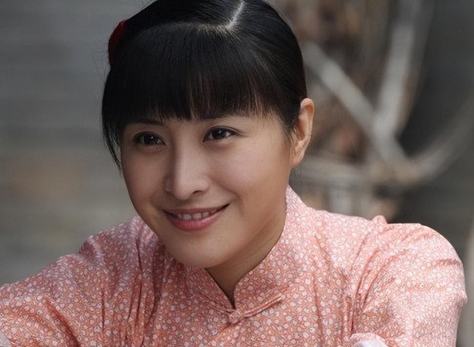 从"玉芬"到影视新星:王雅捷的娱乐圈之路与独特抉择 王雅捷,这个名字