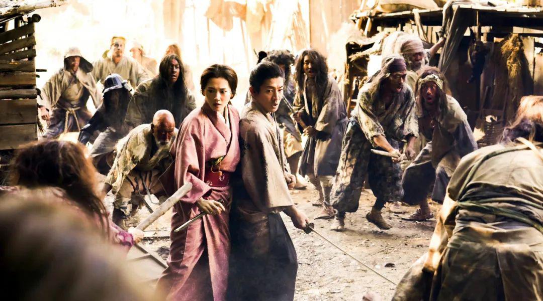 传奇与蝴蝶》:战国题材电影 传奇与蝴蝶》是一部由大友启史执导,古泽