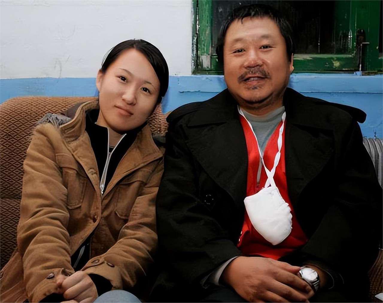 《关东大先生》后各自发展 范伟与赵本山的黄金搭档关系微妙变化,两人