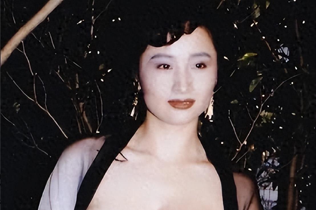 绝代天骄》邀月宫主于莉:60岁仍单身,坎坷情史引热议 于莉,曾是《绝代