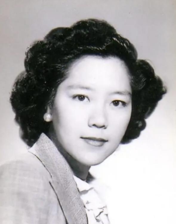 两次爱情的人生传奇 彭玉,这位老戏骨的名字可能不为年轻人所熟知,但