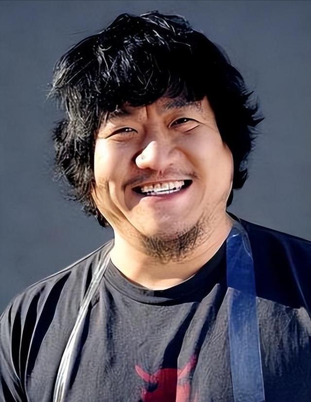 陈明昊:演艺圈的"大叔级宝藏",用演技诠释人生的无限可能 陈明昊,一个