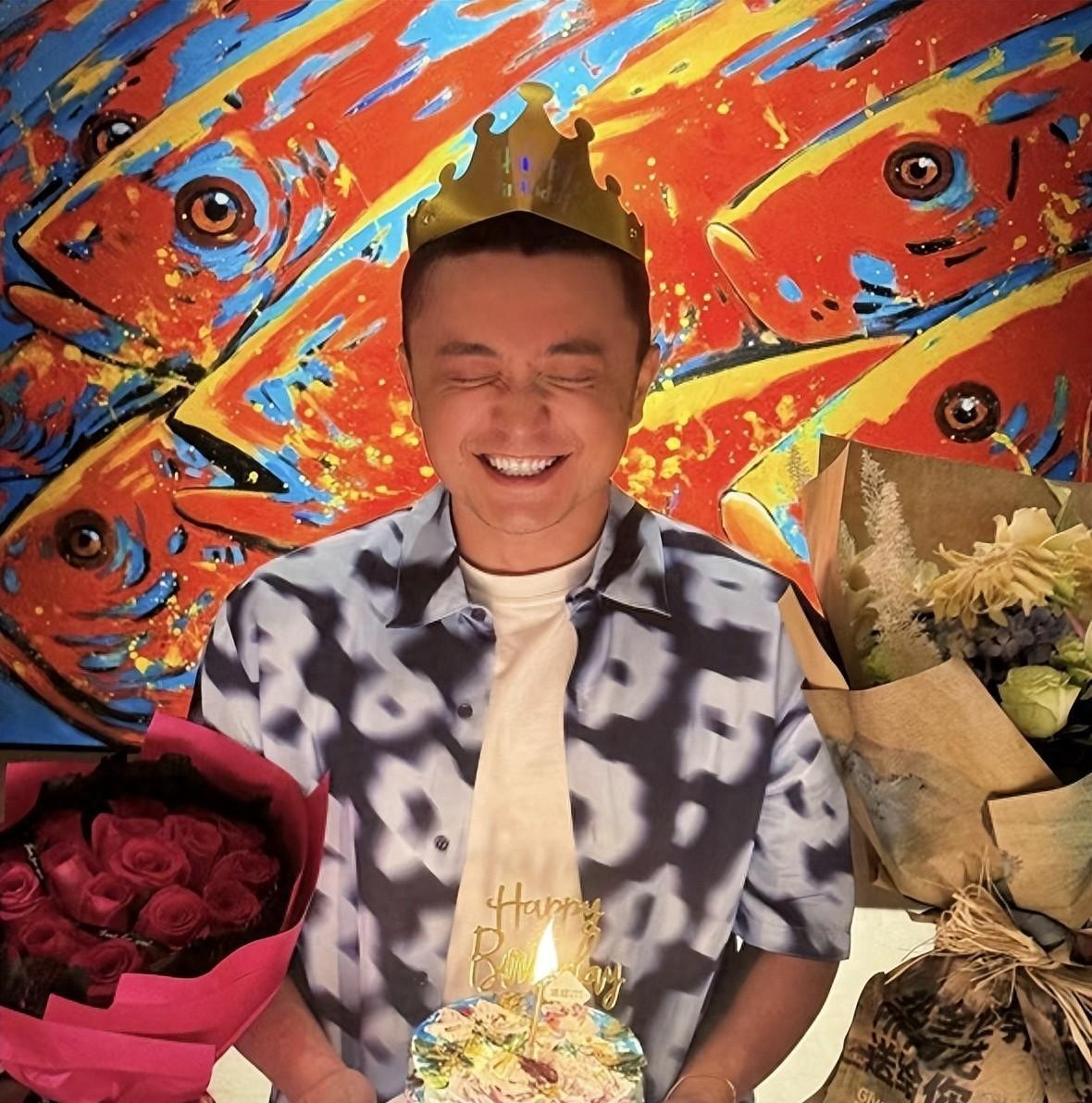 尼格买提41岁生日:舞台上的璀璨与圈内的深厚情谊 尼格买提,这位备受