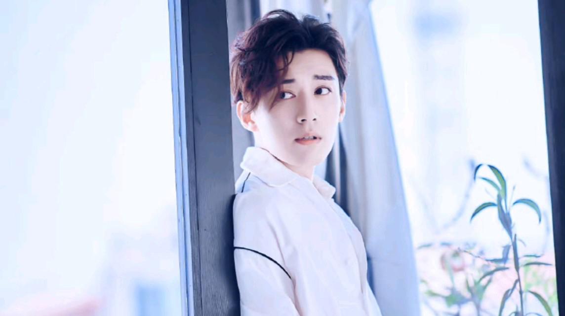 演艺之路的华丽转身 刘学义,一位在演艺界逐渐崭露头角的男演员