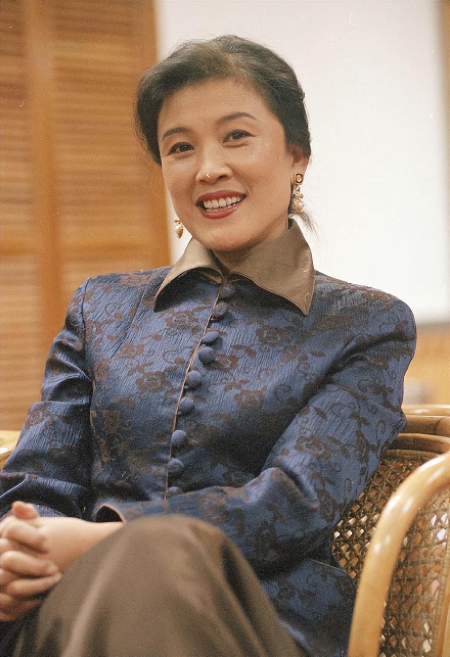 宋春丽:演艺传奇,母爱回归,坚守与突破的荧屏人生 宋春丽,这位演艺界