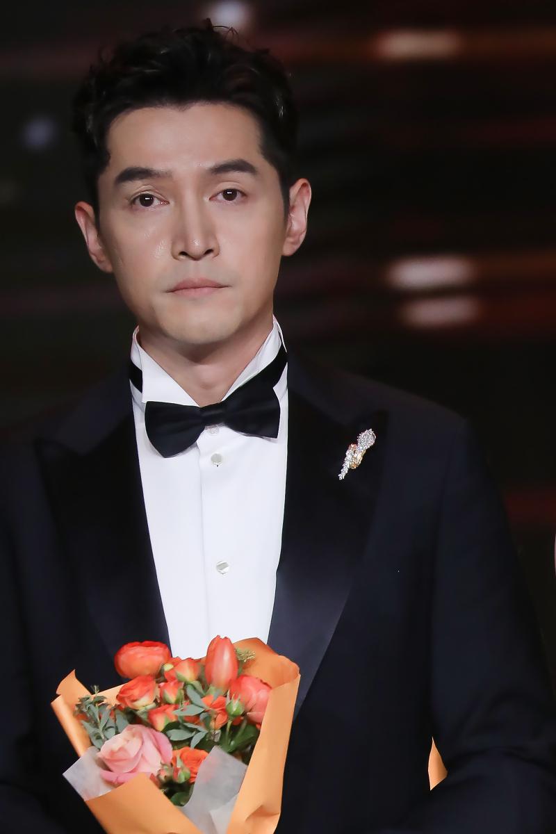 走上红毯,马丽,张艺谋等实力派演员重磅出席,胡歌和游本昌代表《繁花