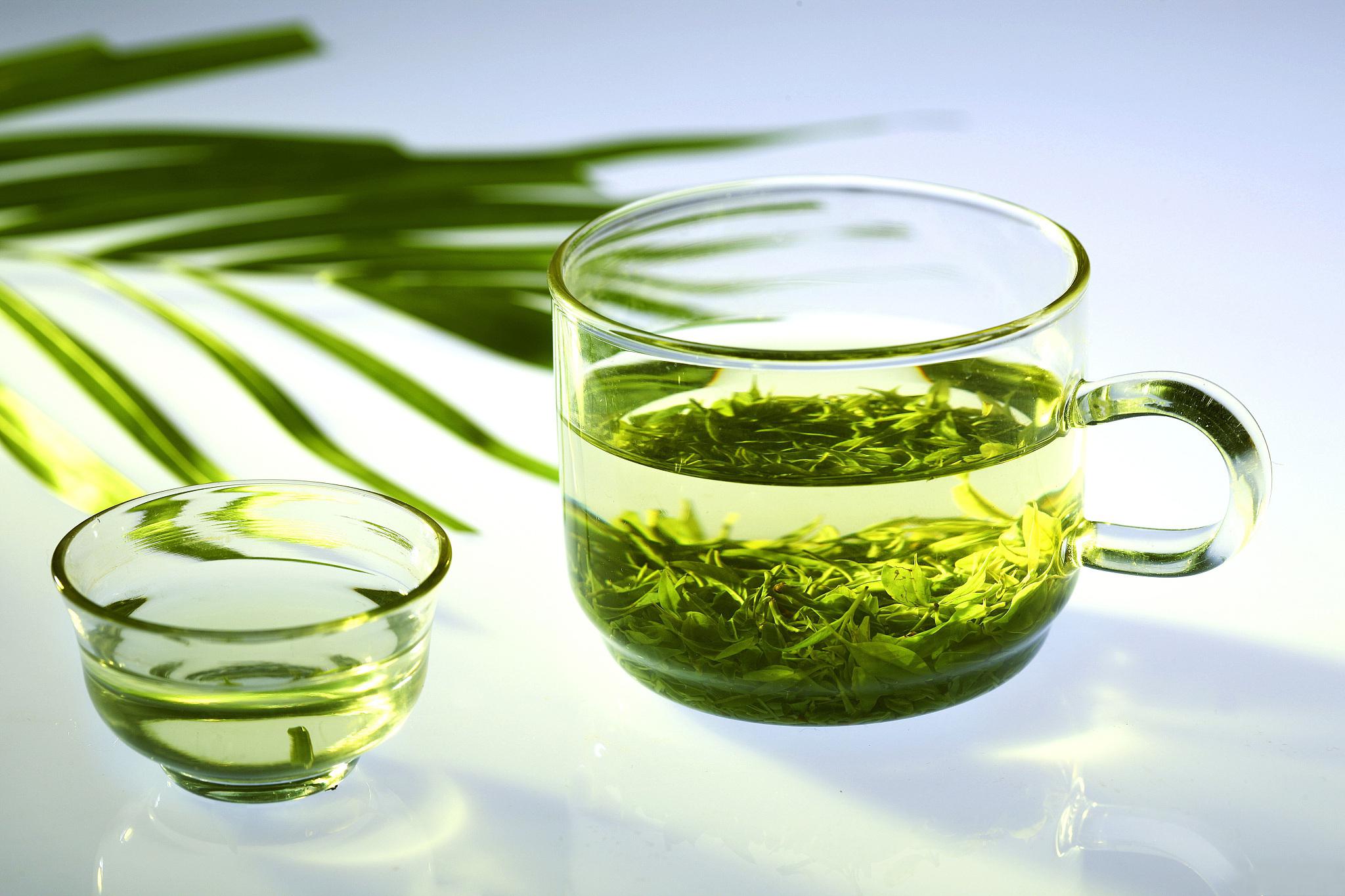 关于茶叶水浇花,网络上众说纷纭,我们就来一起探索一下,这个传说中的