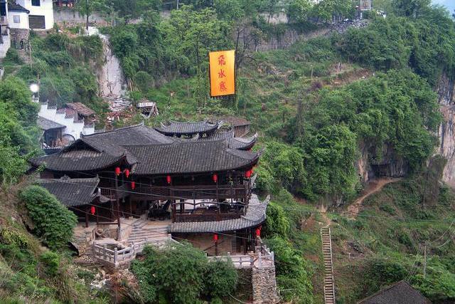 芙蓉镇,一个深藏于湖南省湘西永顺县土家族苗族自治州的千年古镇