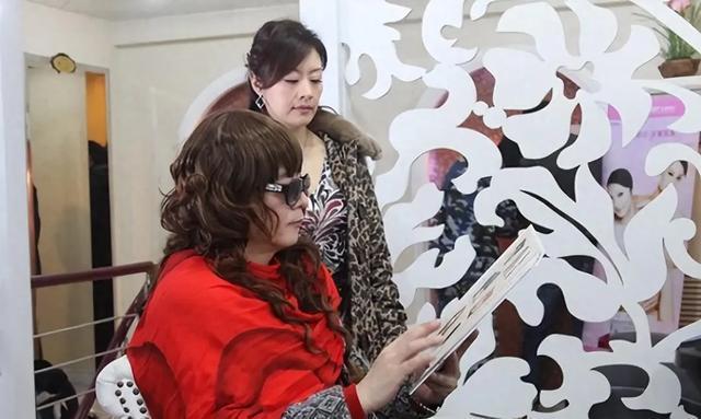 米学东回应与许晴恋情传闻:只是好友,妻子是圈外人 之前,有关米学东与