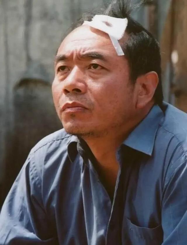 陶泽如自幼对表演产生浓厚兴趣,成功考入南京艺术学院,与杨丽丽成为