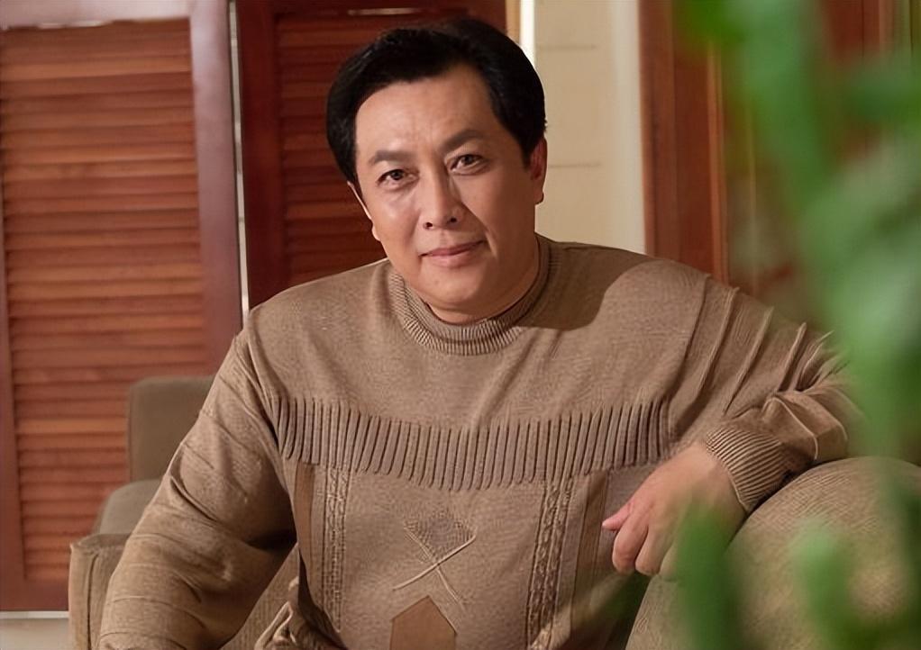 山东硬汉男星崛起:颜值与实力并存的新时代娱乐风向标 在当今娱乐圈