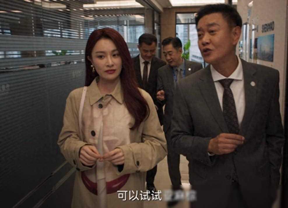 冯嘉怡:热爱铸就影视传奇,梦想引领前行之路 冯嘉怡,这个名字如今在