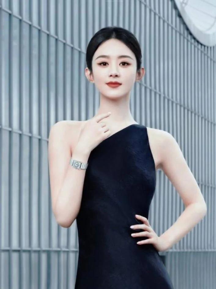 赵丽颖:清新脱俗的影视女王,农村女孩追梦典范 赵丽颖,一位清新脱俗的