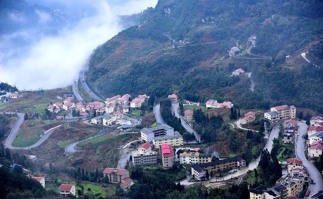 魏源湖,古村庄,花瑶台地,九龙山,虎形山峰等景点,都是大自然的鬼斧神