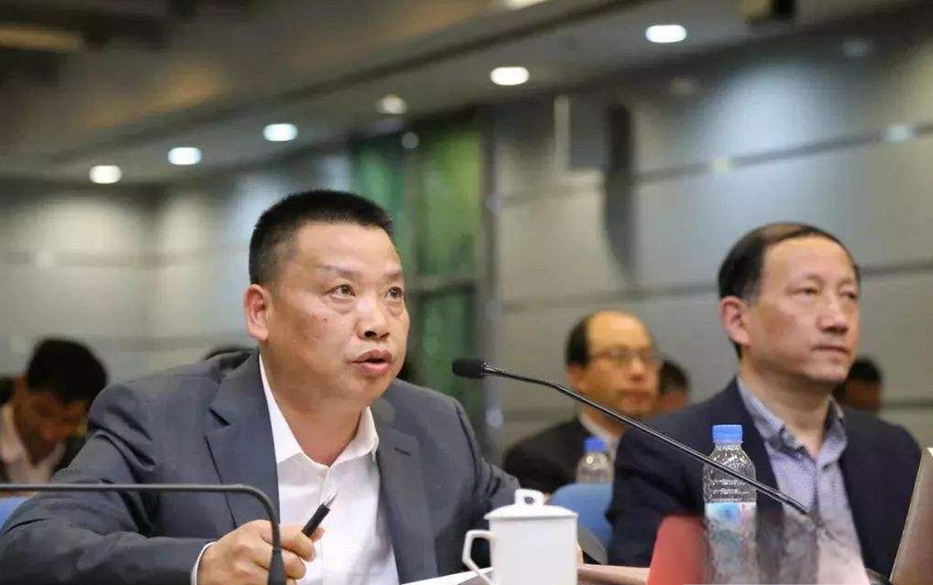 从贫困少年到快递巨头:赖梅松的智慧与勇气铸就300亿传奇 赖梅松,浙江