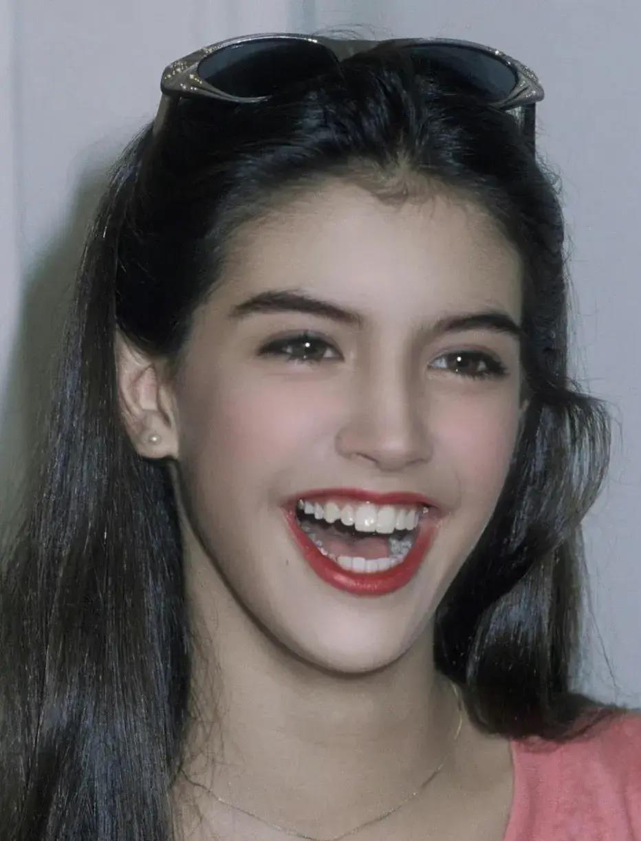 华裔混血女星菲比·凯茨的艺术之路 菲比·凯茨是一名华裔混血演员,她