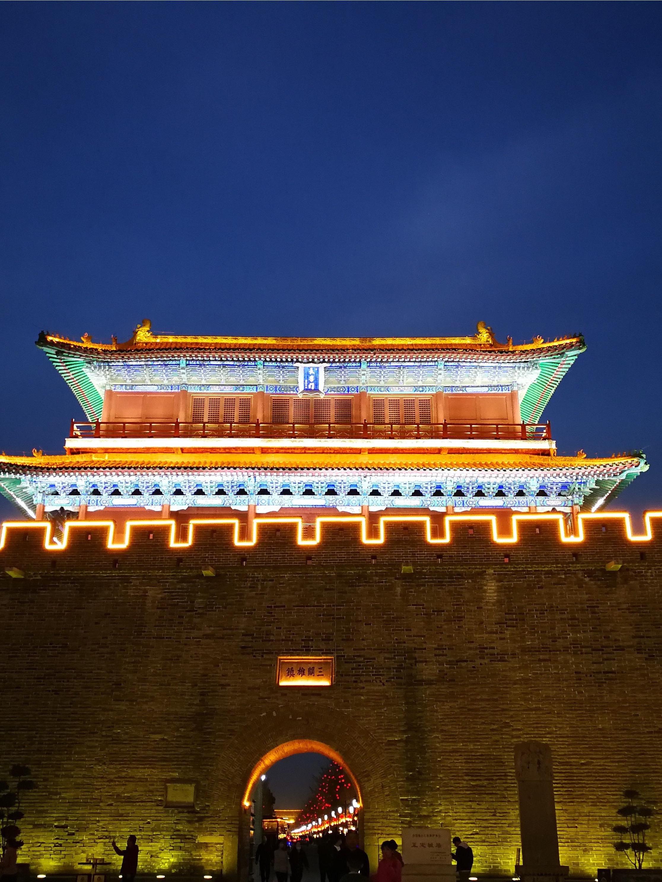 这里有河北省博物馆,正定古城,正定大佛寺,荣国府,抱犊寨,高得家庭