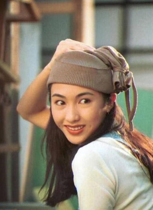 从平凡女孩到豪门媳妇,她的选择与奋斗 黎姿,这个名字在上世纪90年代