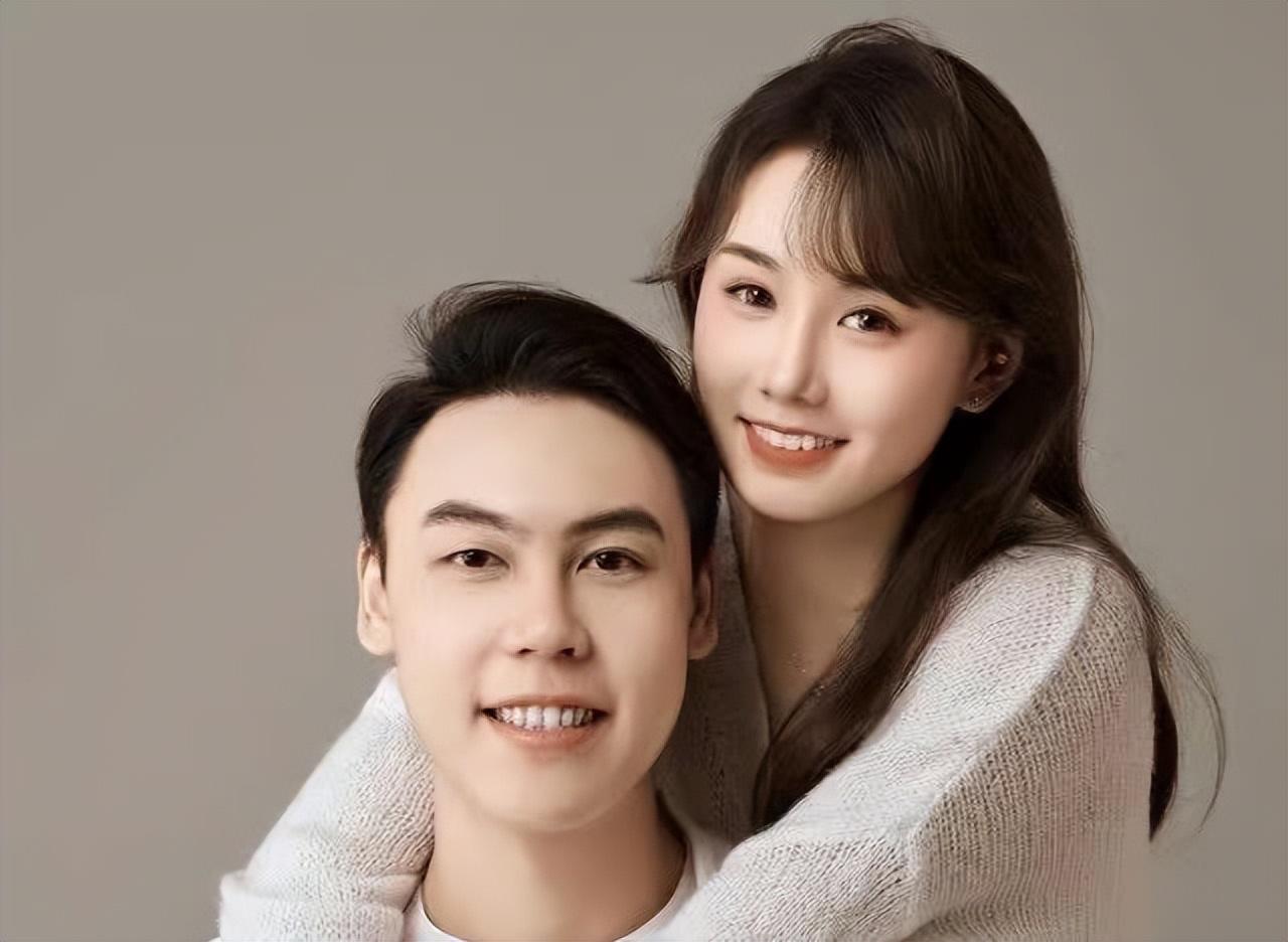 泳坛帅哥余贺新公布婚讯 泳坛帅哥余贺新和妻子戴佳妮公布甜蜜照片