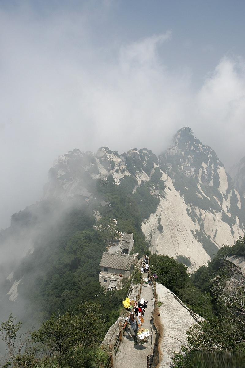 探索衡山之美:与南国之巅的邂逅 衡山,作为中华大地南端的五岳之一,以