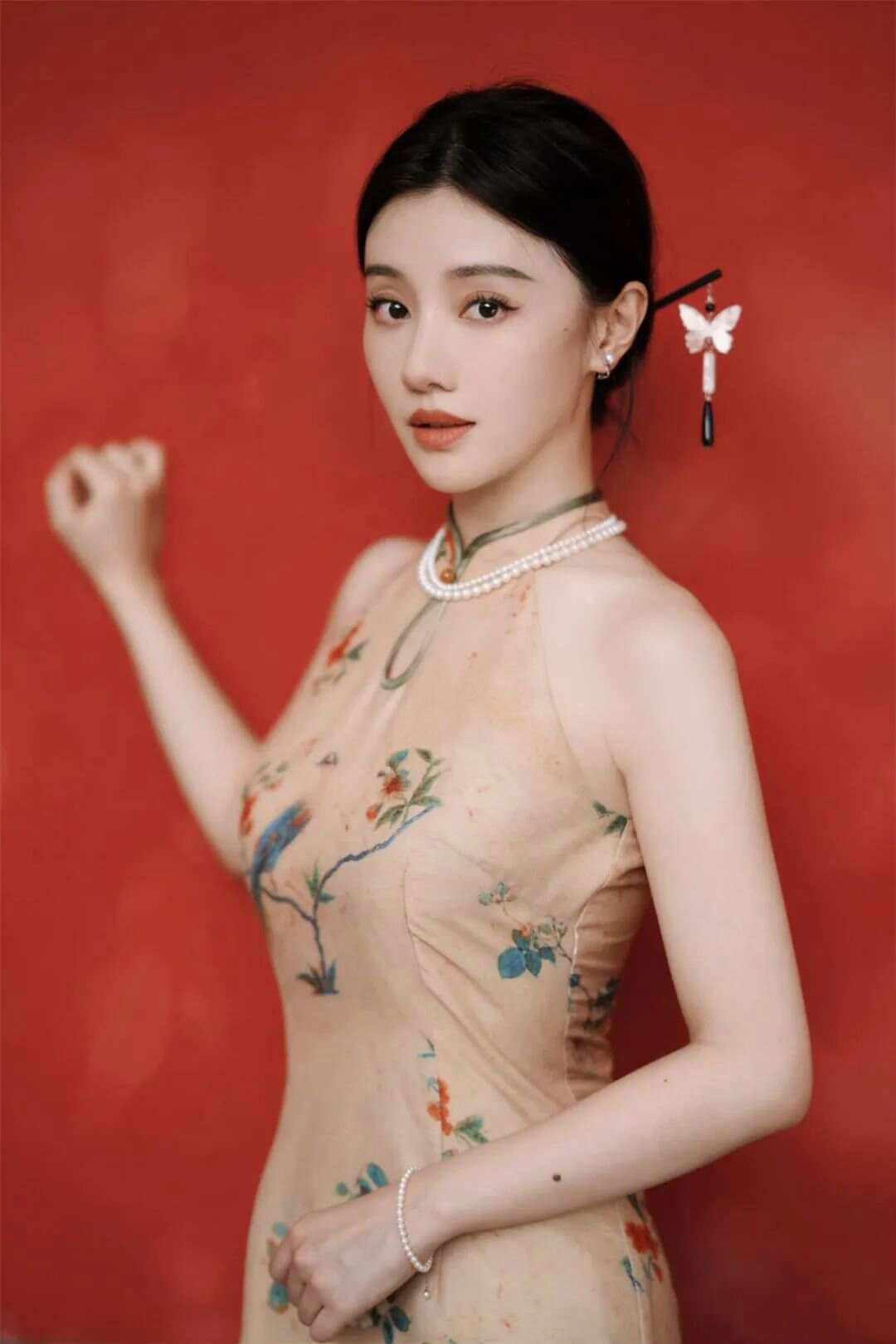 王鹤润:谢月一角惊艳荧屏 王鹤润在谍战剧《哈尔滨一九四四》中的出色