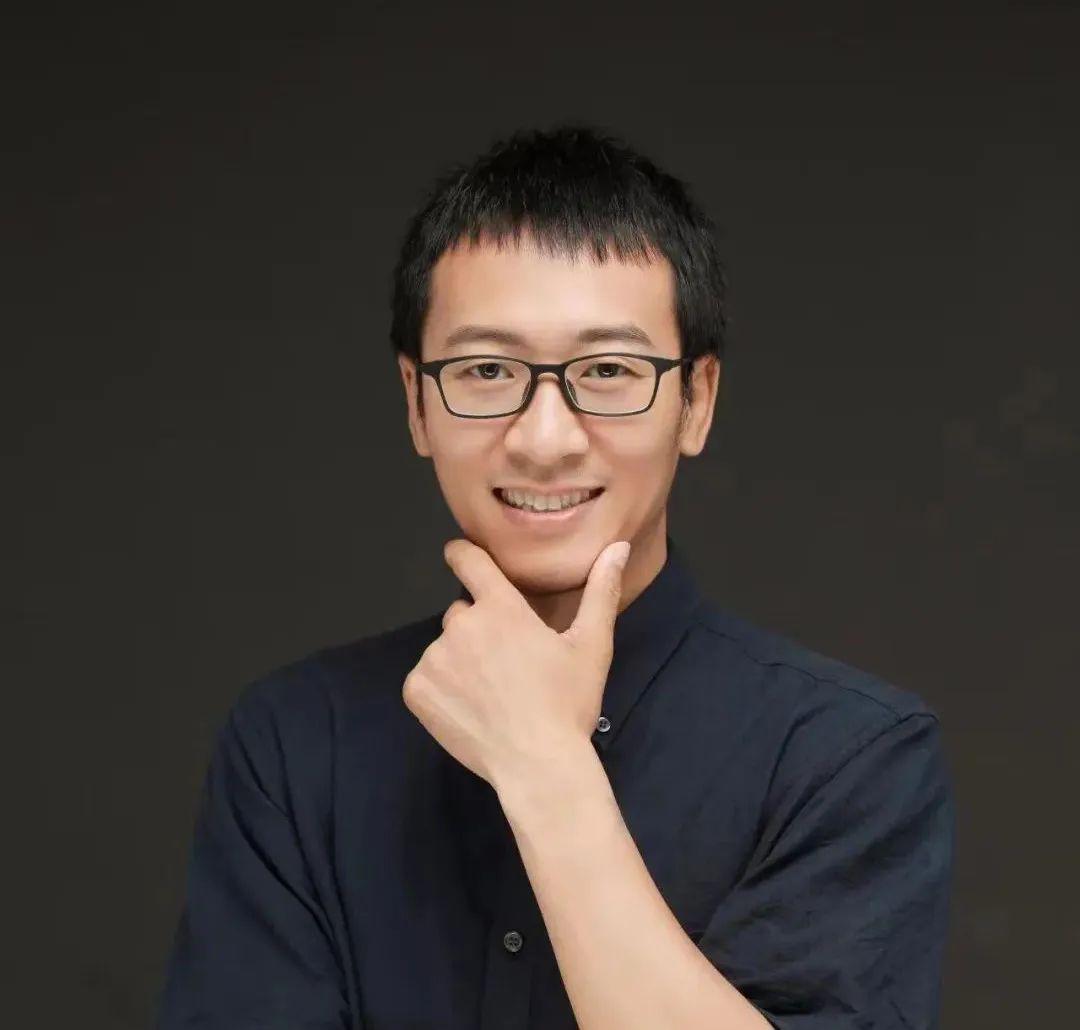 钟薛高创始人林盛的坚韧与担当 钟薛高创始人林盛因被限高而坐绿皮