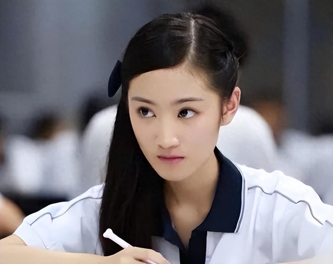 黄诗佳:从天赋异禀到整容风波,她的演艺之路何去何从?