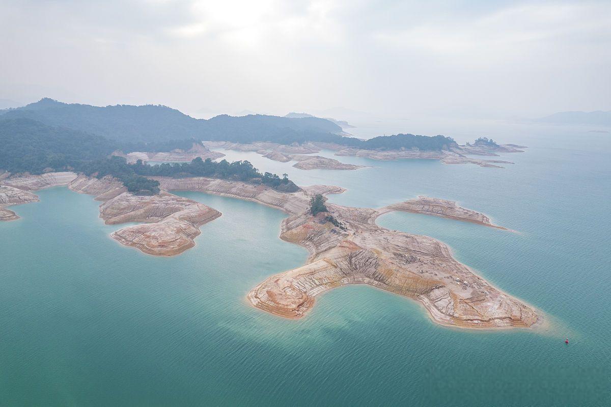 枫树坝水库开闸泄洪,出库流量不超过450m06/s 受流域降雨和上游水库