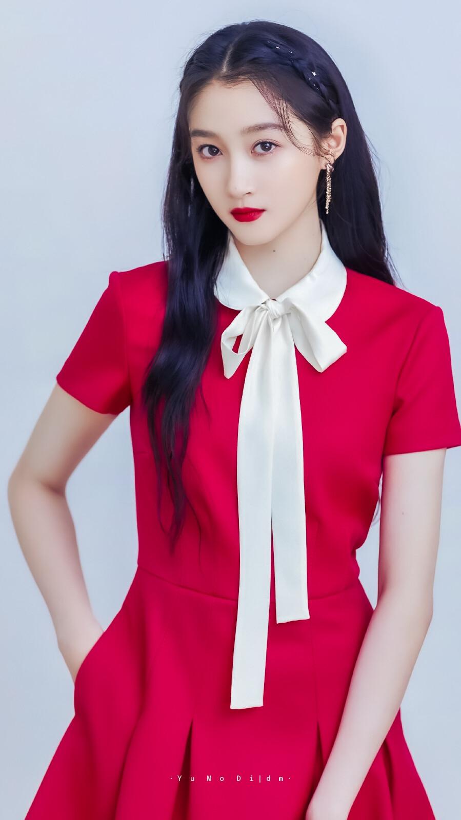 才华与努力的完美融合 关晓彤,这位在娱乐圈中迅速崭露头角的年轻演员