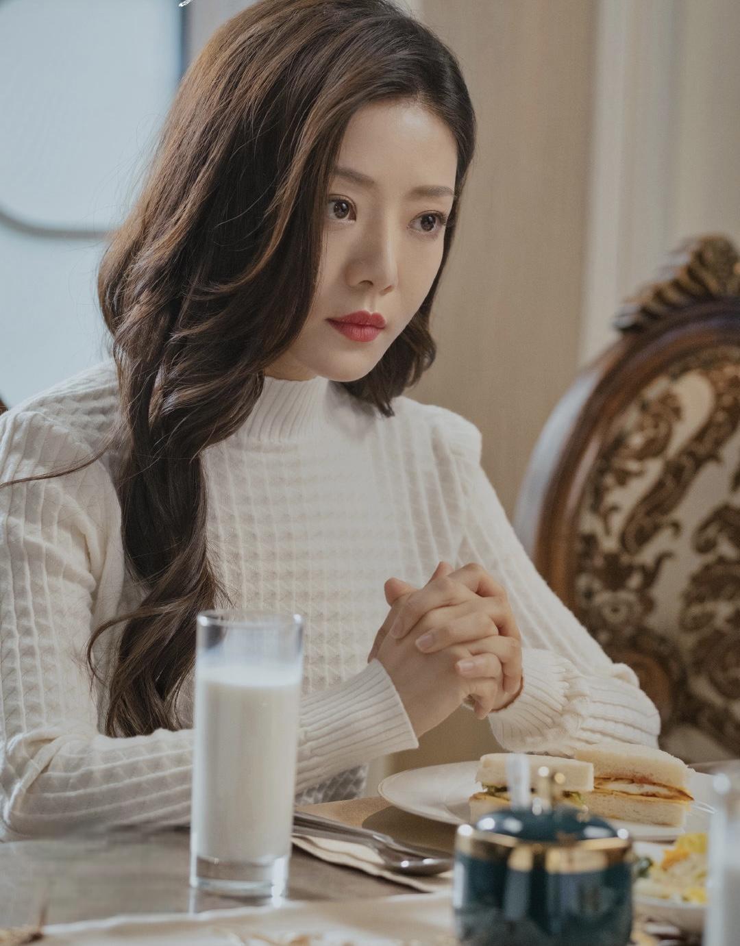 爱情公寓》:最漂亮的她开美甲店了 爱情公寓》自2009年首播以来,因为